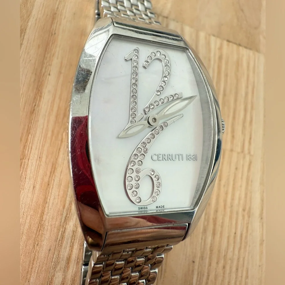Cerruti 1881 ladies 67232 barrel shaped stainless steel swiss watch NEW BATTERY
